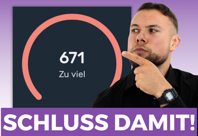Michi von Einfach Ernährung zeigt auf eine rote Kalorien-Anzeige mit 671 Zu viel und dem Schriftzug Schluss damit, Titelbild zum Ratgeber gegen Heißhunger und Überessen